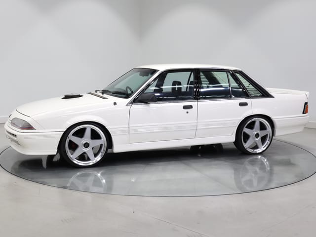 1986 Holden VL Commodore 4.9L V8 - Alpine White … - Image 140986