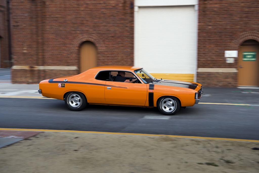 VH Valiant Pacer R/T Hardtop 340 6 Pack V8 - Image 73664