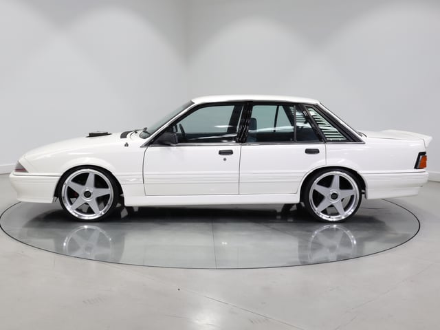 1986 Holden VL Commodore 4.9L V8 - Alpine White … - Image 140988