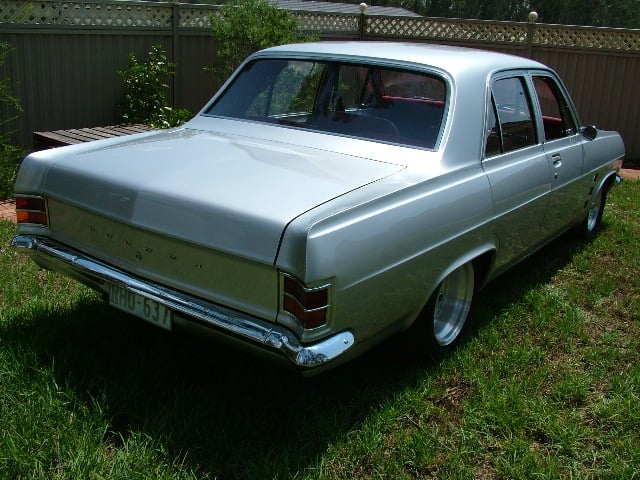 HD Holden 350 Chev SHOW CAR - Image 23111