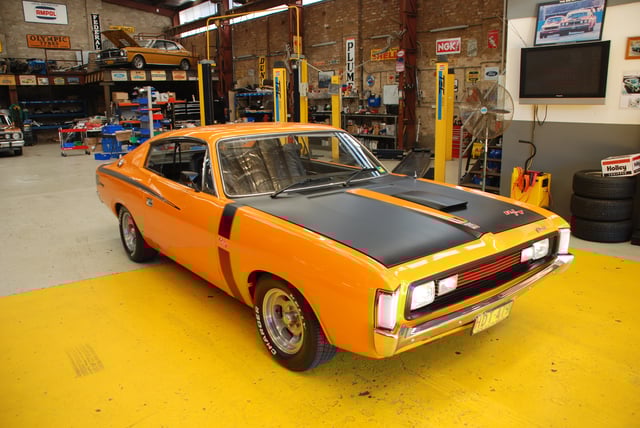 VH E38 Valiant Charger - Image 37122