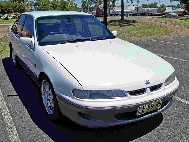 1995 VS Holden Calais 5 Litre V8 - Image 203225