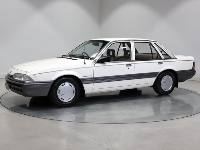 1986 Holden VL Commodore Executive 6 Cylinder 3.0L - Alpine White - Image 152753
