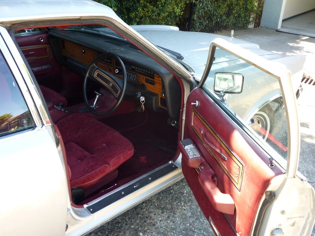 1977 LTD Silver Monarch - Image 38307