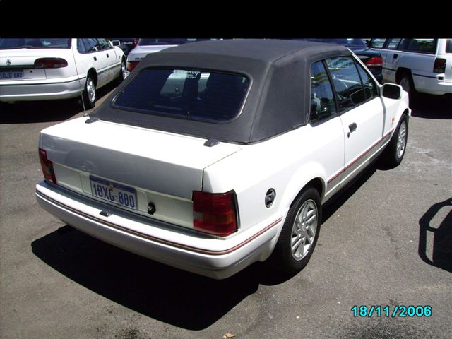 1991 Mark 4 Ford Escort XR3i Cabriolet - Image 9094
