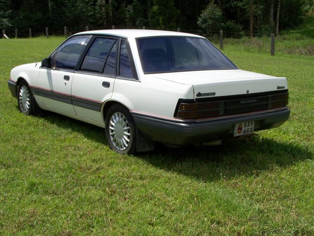 5.0 litre 1987 Holden Commordore VL Berlina - Image 22603