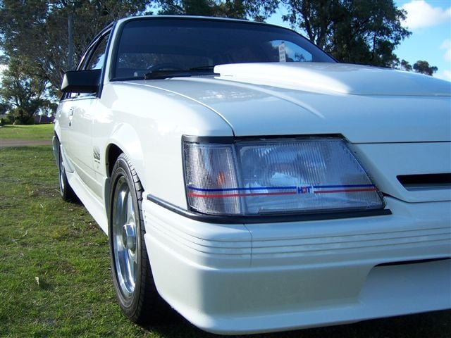 VK SS Group 3 Commodore #1553 - Image 12327