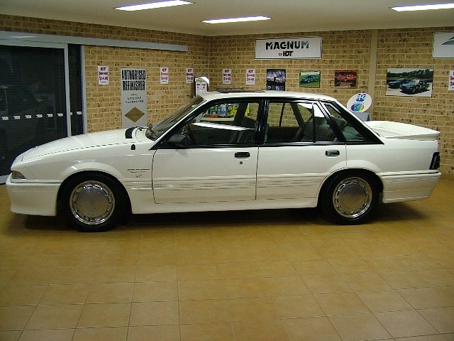 VL Group 3 Signature Series Brock Commodore - Image 12483