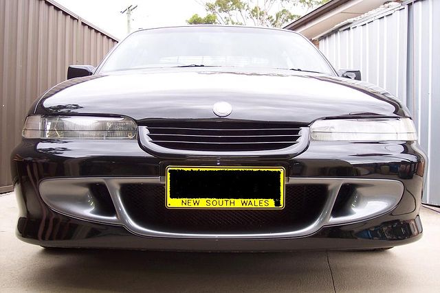 HSV VS Senator 215i - Image 10976