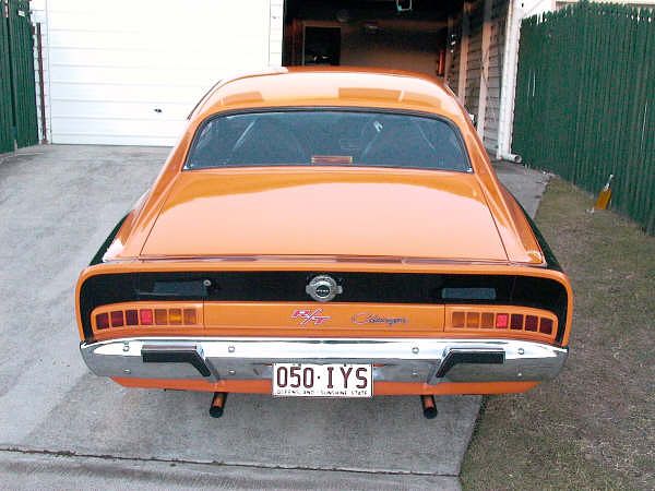 VH Charger R/T Replica - Image 13085