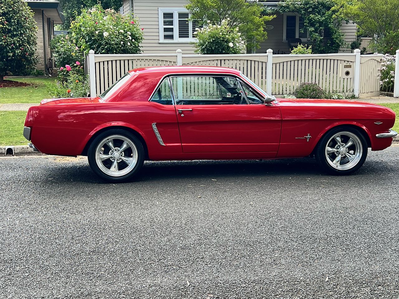 1965 Ford Mustang Hardtop - Rangoon Red - Image 169888