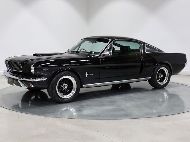 1966 Ford Mustang Fastback - 347ci Restomod - Factory Raven Black - Image 156114
